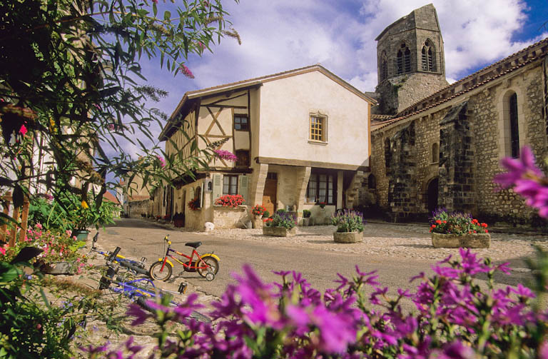 Charroux © Luc Olivier - CDT Allier